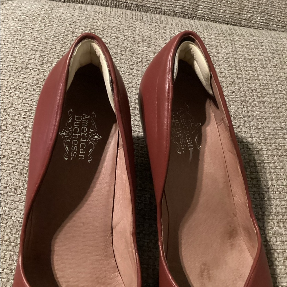 American Duchess Women's Burgundy Heels - Picture 3 of 11